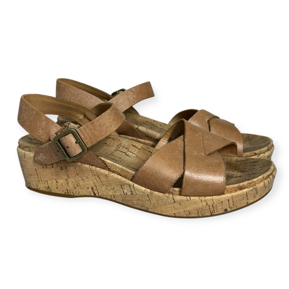 Tan Leather Platform Sandals with Adjustable Straps‎